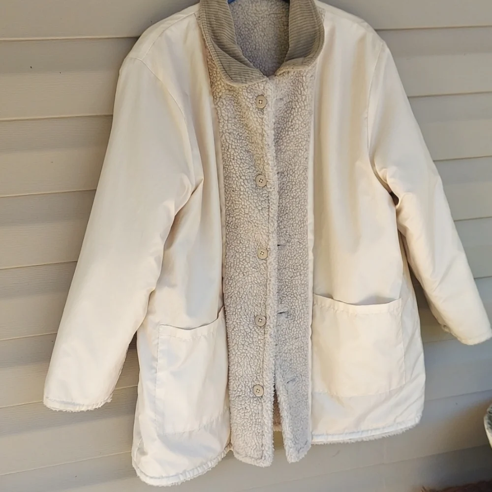 Vintage 90's Cabincore Cozy Cream Aztec Button-Up Fleece Jacket Reversible